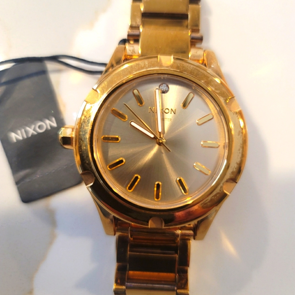 Nixon watch